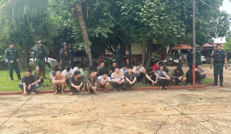 柬埔寨驱逐27名越南非法移民:包括5名女性 柬埔寨驱逐27名越南非法移民:包括5名女性
