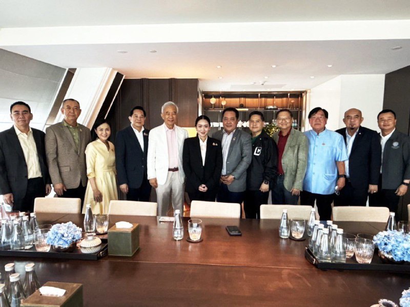 泰国总理佩通坦面临内阁重组与下台危机的挑战 泰国总理佩通坦面临内阁重组与下台危机的挑战