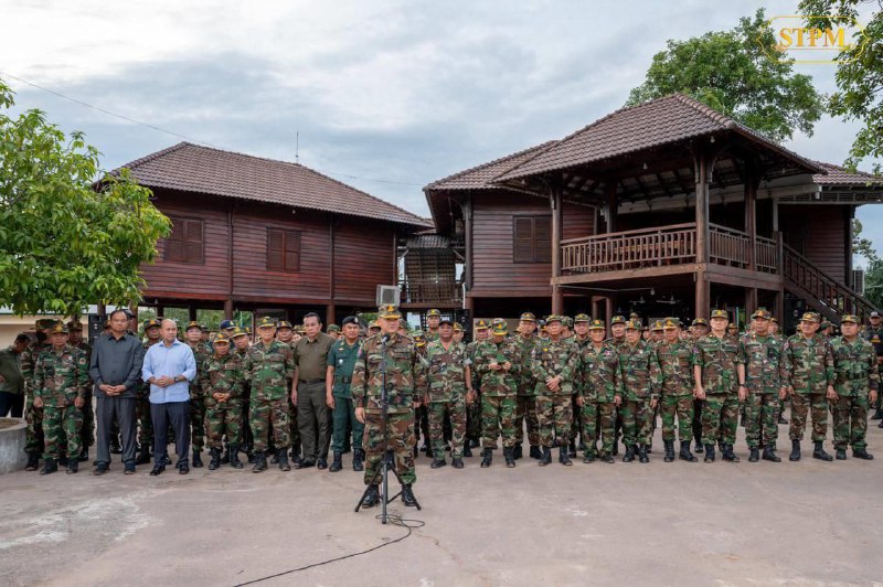 柬埔寨总理洪玛耐视察边境部队,鼓励官兵守护国家领土 柬埔寨总理洪玛耐视察边境部队,鼓励官兵守护国家领土