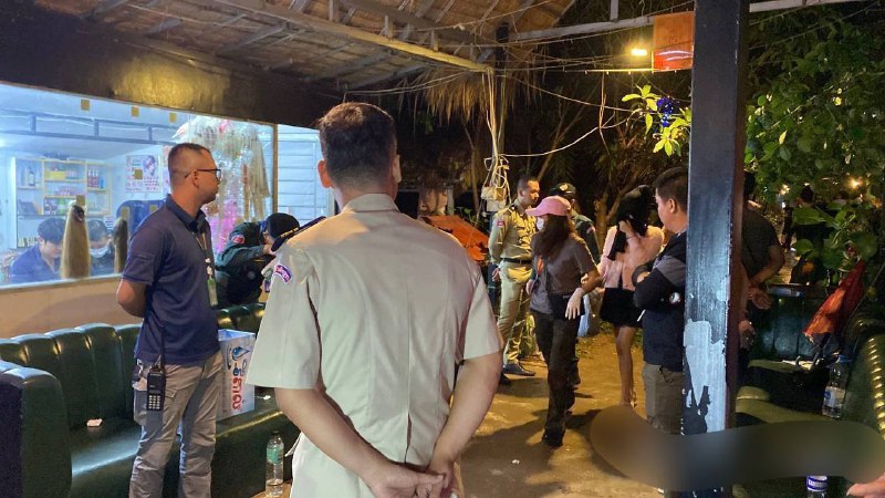 柬埔寨警方突袭‘Love Farm’餐厅 35人被捕 包括6名未成年人 柬埔寨警方突袭‘Love Farm’餐厅 35人被捕 包括6名未成年人