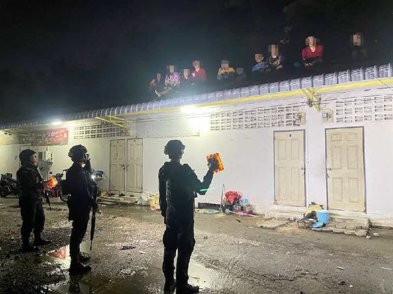 十名泰国工人在柬埔寨因欠薪偷渡回国被军方截获 十名泰国工人在柬埔寨因欠薪偷渡回国被军方截获