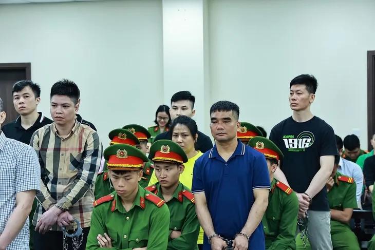 越南11名毒贩被判死刑,两名前警察在列 越南11名毒贩被判死刑,两名前警察在列