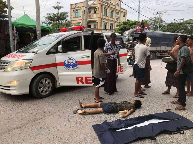 12岁男童骑车遭卡车撞击身亡,肇事司机逃逸 12岁男童骑车遭卡车撞击身亡,肇事司机逃逸