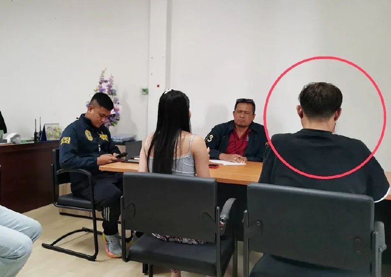芭堤雅假警察抢劫案告破:五名嫌犯被捕,主谋试图逃往柬埔寨 芭堤雅假警察抢劫案告破:五名嫌犯被捕,主谋试图逃往柬埔寨